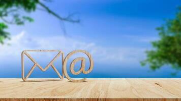 Email Symbol beim kommerziell und Umschlag, Internet Korrespondenz. Konzept von Email Adresse, Kontakte und Kommunikation, Geschäft Darstellungen auf das Internet und Sozial Medien, Feedback foto