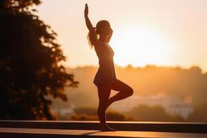 ein jung Frau tut Yoga im das Sonne im das Morgen erstellt mit generativ ai Technologie. foto