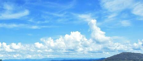 Himmel schön Blau Himmel Wolken zum Hintergrund. Panorama von Himmel foto