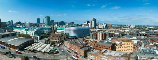 Aussicht von das Horizont von Birmingham, Vereinigtes Königreich einschließlich das Kirche von st Martin foto