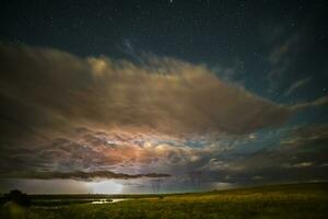 stürmisch Himmel beim Nacht Pampas, la Pampa Provinz, Patagonien, Argentinien. foto