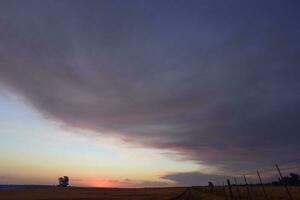 stürmisch Landschaft beim Sonnenuntergang, Patagonien, Argentinien foto