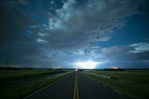 Straße im das Pampas schlicht, la Pampa Provinz, Patagonien, Argentinien foto