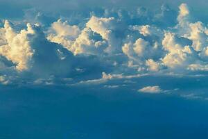 schön Aussicht von ein Erde und Himmel - - tolle Himmel mit Wolken foto