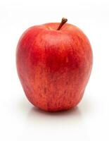rot Apfel isoliert. realistisch rot Apfel auf ein Weiß Hintergrund. foto