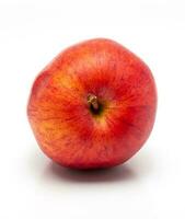 rot Apfel isoliert. realistisch rot Apfel auf ein Weiß Hintergrund. foto