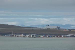Bergbauhafen von Longyearbyen Spitzbergen in Norwegen foto