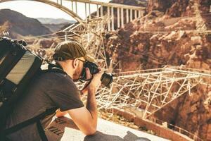 Reise Fotograf in der Nähe von Staubsauger Damm. foto