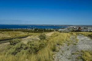 puerto madryn Stadt, Eingang Portal zu das Halbinsel Wald natürlich Reservieren, Welt Erbe Grundstück, Patagonien, Argentinien. foto