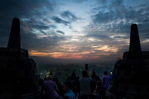 der Borobudur-Tempel bei Sonnenaufgang foto