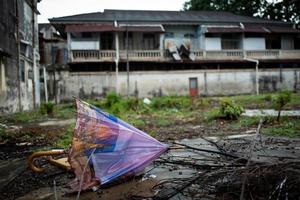 kaputter Regenschirm in Malakka in Malaysia mal foto