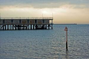 Seelandschaft - - Seebrücke und Meer foto