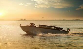 Taxi im Venedig foto