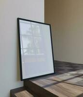 ein Single Porträt Foto Rahmen Attrappe, Lehrmodell, Simulation Poster auf das Fußboden Licht durch Sonnenlicht im das minimalistisch Innere mit Betrachtung von das Fenster