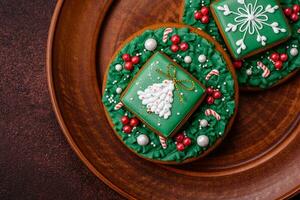 schön köstlich Weihnachten Lebkuchen auf ein Beton Textur Hintergrund foto