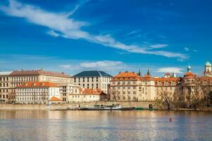 das schön alt Stadt, Dorf von Prag Stadt und das Moldau Fluss foto
