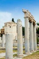 uralt Ruinen beim das römisch Agora gelegen zu das Norden von das Akropolis im Athen foto