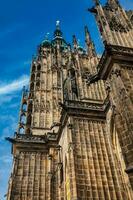 Einzelheiten von das Fassade von das Metropolitan- Kathedrale von Heilige Vitus, Wenzel und Adalbert im Prag foto