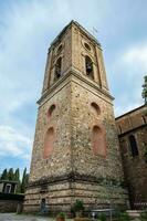 Glocke Turm von das Basilika san miniato al monte im Florenz foto