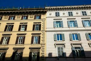 schön die Architektur von das Antiquität Gebäude beim Rom Stadt Center foto