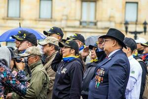 Bogotá, Kolumbien, 19 Juli 2023. friedlich Protest von das Mitglieder von das aktiv Reservieren von das Militär- und Polizei Kräfte im Bogota Kolumbien gegen das Regierung von gustavo Petro foto