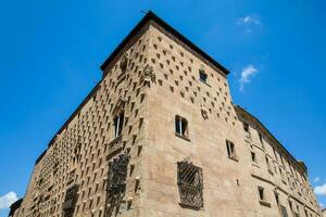 das historisch Haus von das Muscheln gebaut im 1517 durch rodrigo Arien de maldonado Ritter von das bestellen von Santiago de compostela im Salamanca, Spanien foto