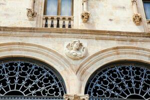 Fassade von das historisch Palacio de la Salina ein plateresque Stil mit Italienisch Elemente Gebäude gebaut im 1538 im Salamanca Stadt Center foto