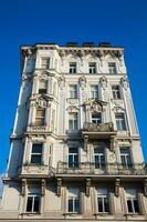 schön die Architektur von das Antiquität Gebäude beim links wienzeile im Wien Stadt Center foto