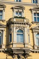 Detail von das schön die Architektur von das Antiquität Gebäude beim links wienzeile im Wien Stadt Center foto