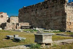 Ruinen von das Hadrian Bibliothek beim das Center von das Athen Stadt im Griechenland foto