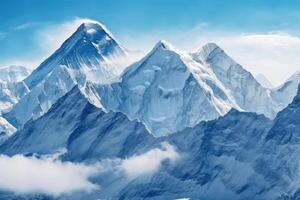 ai generiert hoch Berg Landschaft Bilder bedeckt mit Schnee und Wolken foto