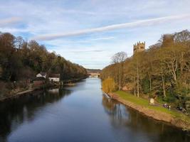 Durham Castle, Kathedrale und Framwellgate-Brücke über den Fluss tragen, Großbritannien foto