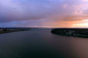 das Tacoma verengt sich beim Sonnenuntergang foto