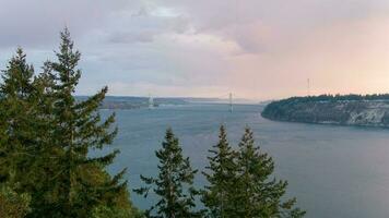 das Tacoma verengt sich beim Sonnenuntergang foto