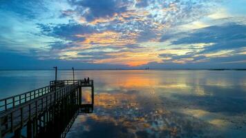 schön Sonnenuntergang Über Handy, Mobiltelefon Bucht auf das Alabama Golf Küste foto