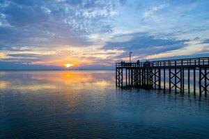 schön Sonnenuntergang Über Handy, Mobiltelefon Bucht auf das Alabama Golf Küste foto