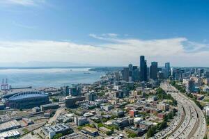 Antenne Aussicht von das Seattle, wa Horizont im Juni foto