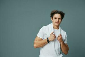 Mann Handtuch nackt Lebensstil Sport Weiß jung Körper Modell- Hintergrund passen T-Shirt foto