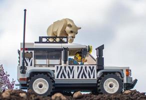 Warschau 2020 - Lego Minifiguren auf Safari foto