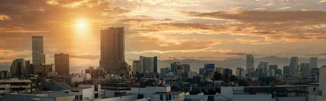 Panoramablick auf die Skyline des Geschäfts- und Finanzzentrums von Mexiko-Stadt in der Nähe des Paseo de Reforma foto