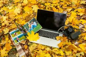 elegant Fotobuch und Laptop, Herbst Foto Album