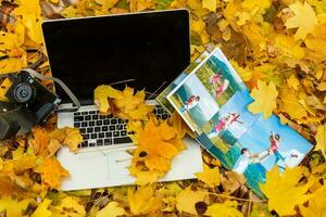 elegant Fotobuch und Laptop, Herbst Foto Album
