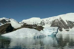 Paradies Bucht Gletscher und Berge, antartisch Halbinsel, Antarktis.. foto