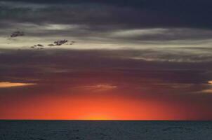 Ozean und Himmel Sonnenuntergang Landschaft foto