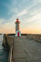 Farolim de Felgueiras, Leuchtturm mit Sonnenuntergang. porto Portugal juli 5 2023. foto