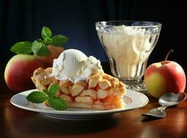 Apfel Kuchen mit Eis Sahne foto