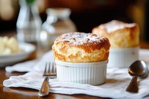 Souffles im das Küche Tabelle Essen Fotografie ai generiert foto