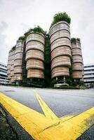 diese dim Summe Gebäude ist damit urig Das es ist einer von das oben 10 die meisten instagrammtauglich setzt im Singapur. foto