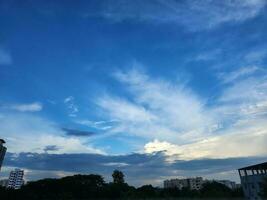 Weiß Wolke auf Blau Himmel Fantastisch Wolkenlandschaft foto