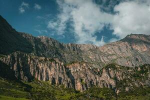 Berge im Norden ossetien foto